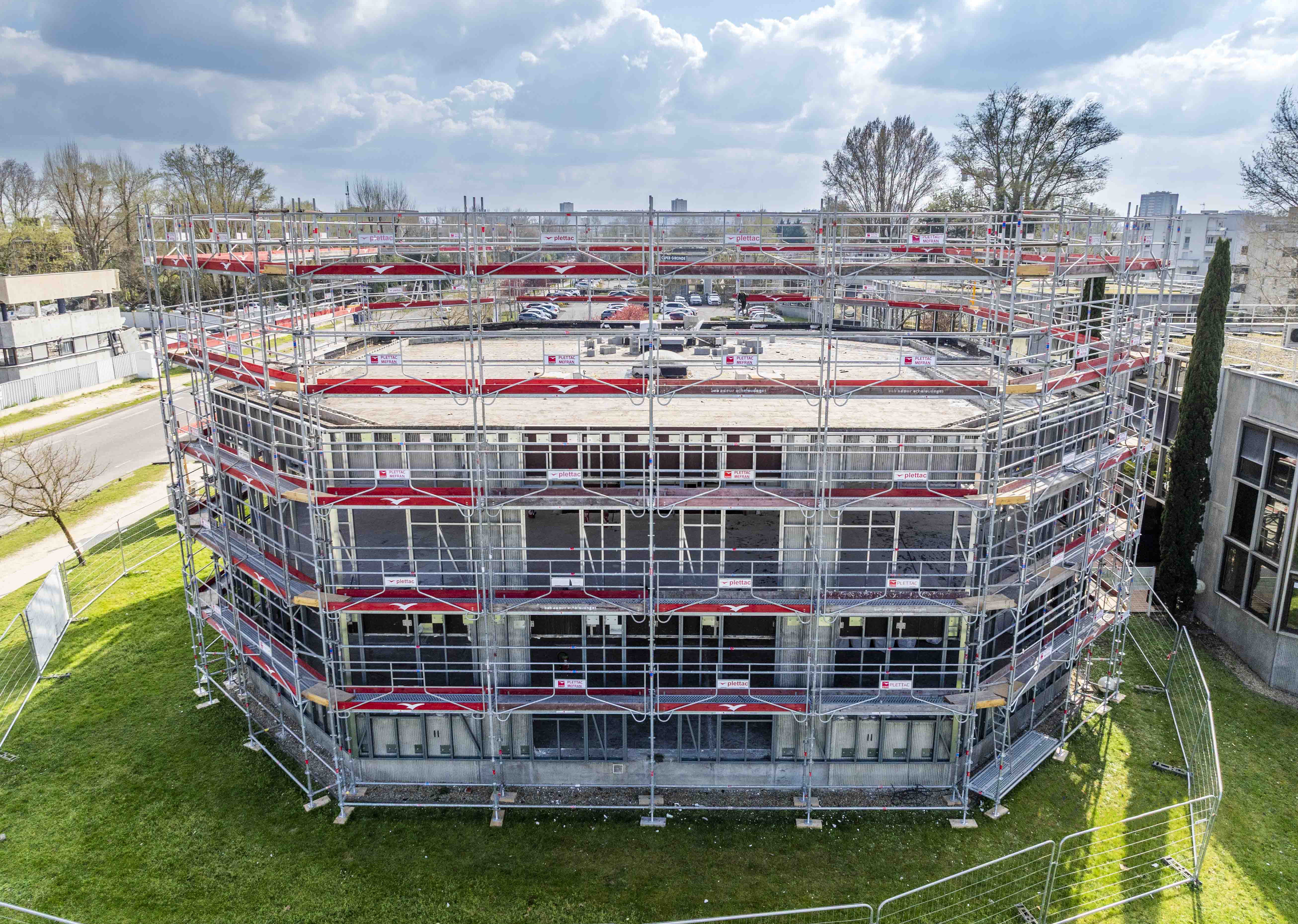 Réhabilitation complète d'un immeuble de bureaux